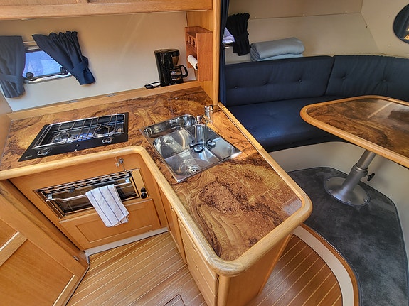 Forbina 10000 Flybridge 16 of 26