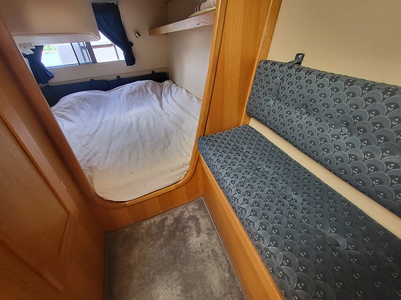 Forbina 10000 Flybridge 18 of 26