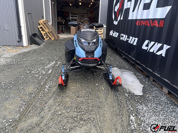 Ski-Doo Expedition Xtreme 850 E-TEC 154in3900mm 1.8in 46mm Cobra SilentD80 Electric 3 of 4