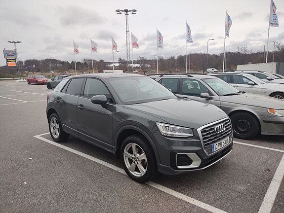Audi Q2 2 of 5
