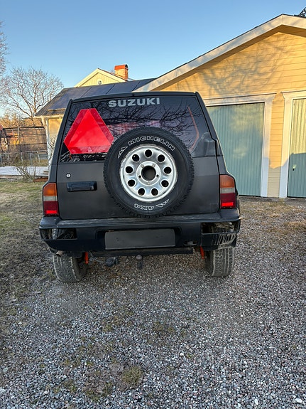 Suzuki Vitara 2 of 7