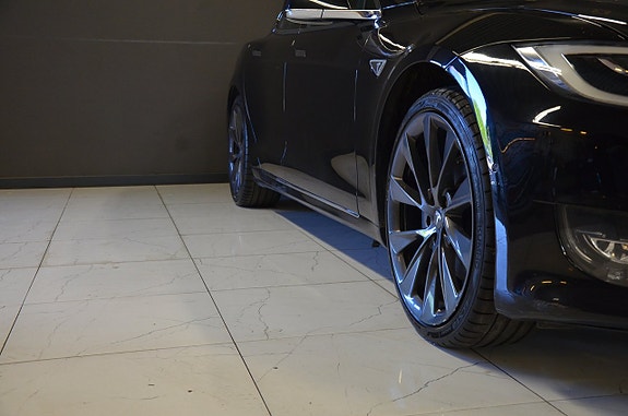 Tesla Model S 5 of 5