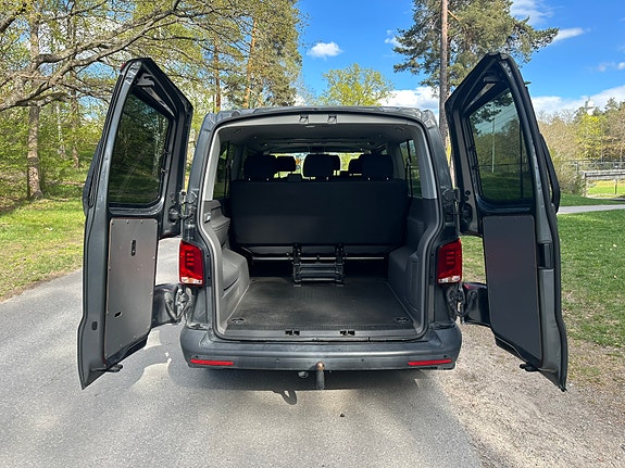Volkswagen Caravelle 5 of 5