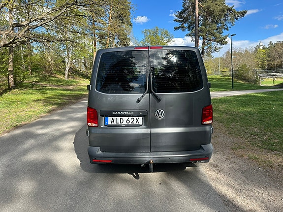Volkswagen Caravelle 4 of 5
