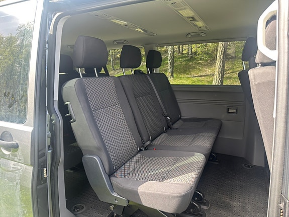 Volkswagen Caravelle 15 of 16