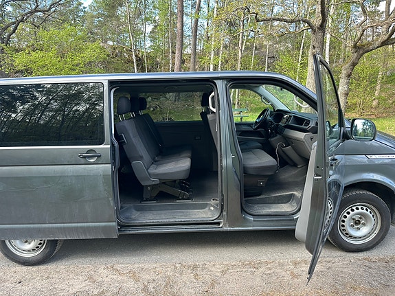 Volkswagen Caravelle 14 of 16