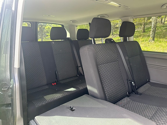 Volkswagen Caravelle 16 of 16