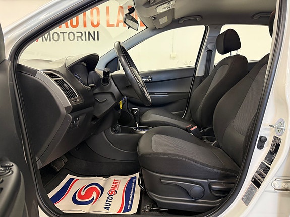 Hyundai i20 9 of 27