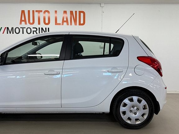 Hyundai i20 7 of 27