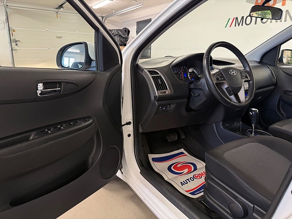 Hyundai i20 8 of 27