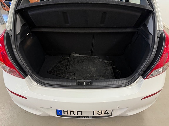 Hyundai i20 13 of 27