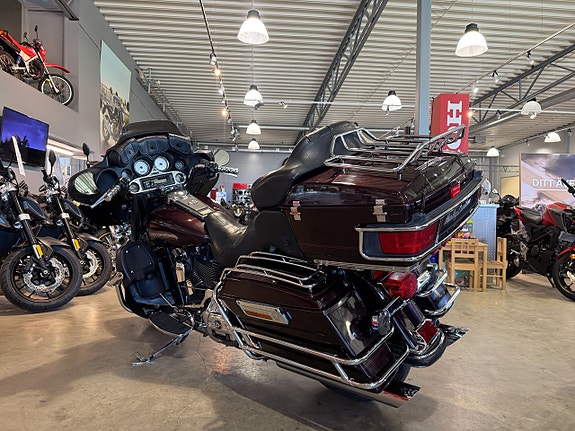 Harley-Davidson Electra Glide Classic 3 of 5