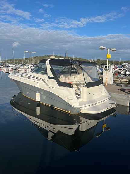 Sea ray 330 2 of 6