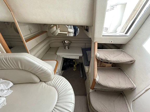 Sea ray 330 4 of 6