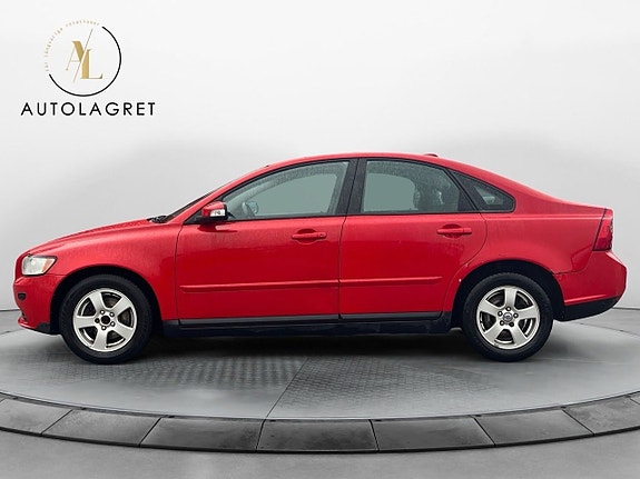Volvo S40 2 of 13