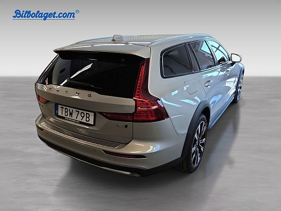 Volvo V60 Cross Country 5 of 5