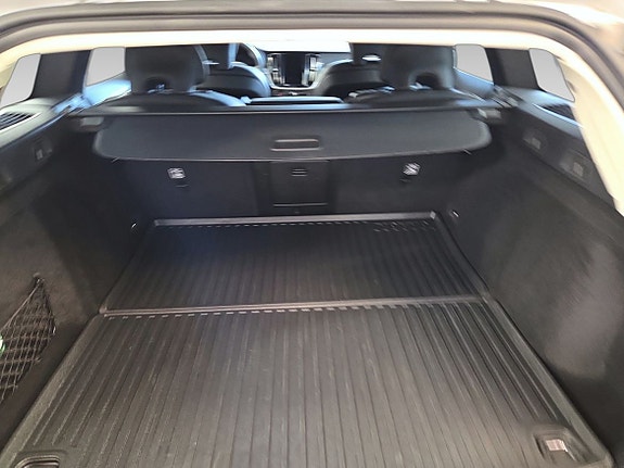 Volvo V60 Cross Country 10 of 10