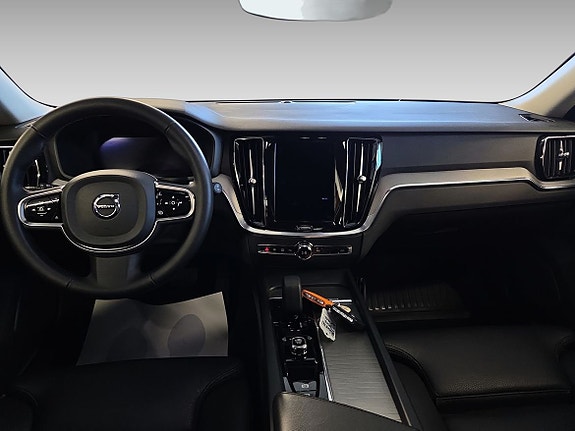 Volvo V60 Cross Country 8 of 10