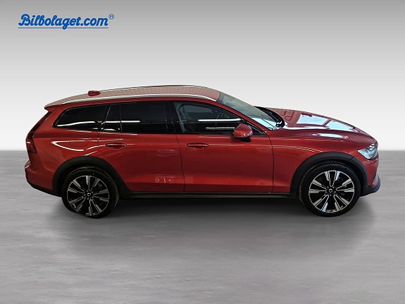 Volvo V60 Cross Country 4 of 5