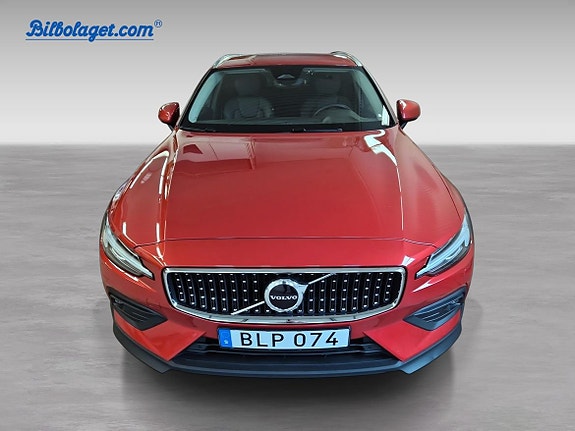Volvo V60 Cross Country 2 of 5