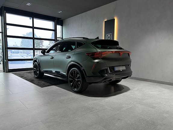 Cupra Formentor 2 of 5