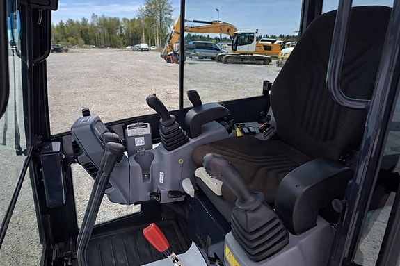 Kubota KX019-4 2 of 6
