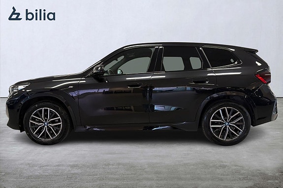 BMW iX1 3 of 5