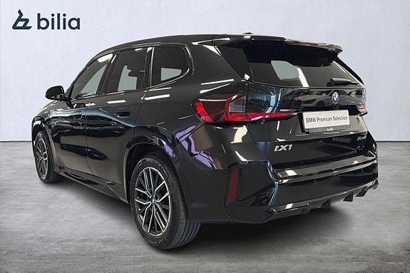 BMW iX1 2 of 5