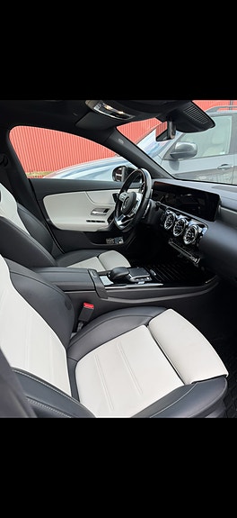 Mercedes-Benz CLA250 e 5 of 5