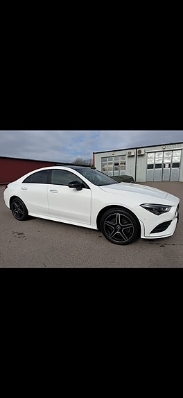 Mercedes-Benz CLA250 e 4 of 5