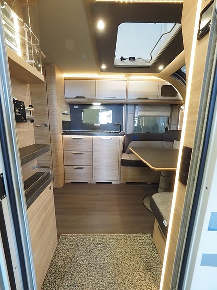 Knaus Südwind 580 UE 60 Years Edition ALDE Solcell Låga långbäddar 6 of 19