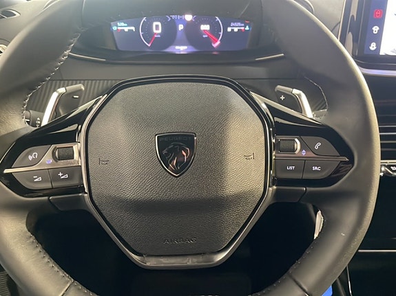 Peugeot 2008 13 of 17