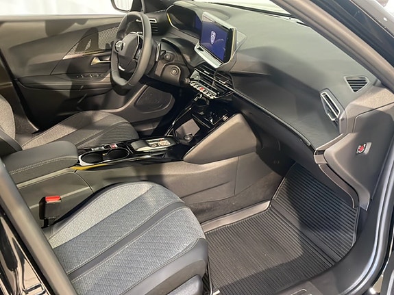 Peugeot 2008 7 of 17