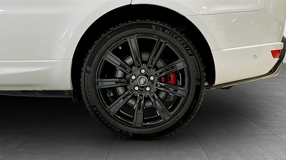 Land Rover Range Rover Sport 9 of 11