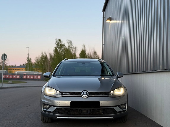 Volkswagen Golf Alltrack 4 of 5