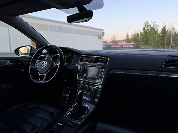 Volkswagen Golf Alltrack 13 of 25