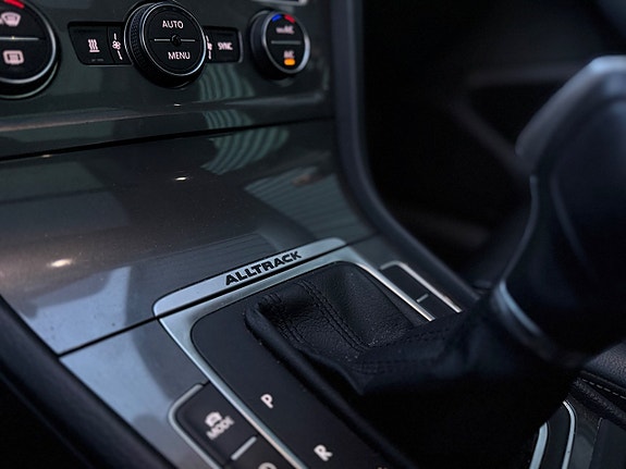 Volkswagen Golf Alltrack 21 of 25
