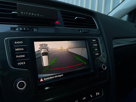 Volkswagen Golf Alltrack 19 of 25