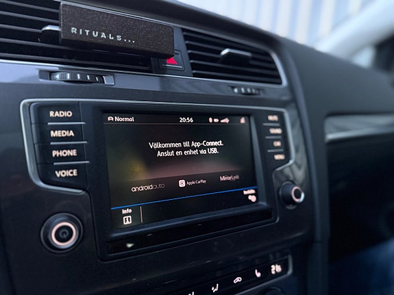 Volkswagen Golf Alltrack 18 of 25