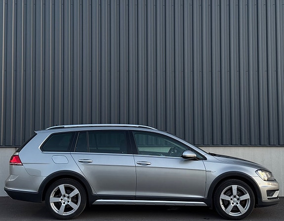 Volkswagen Golf Alltrack 7 of 25