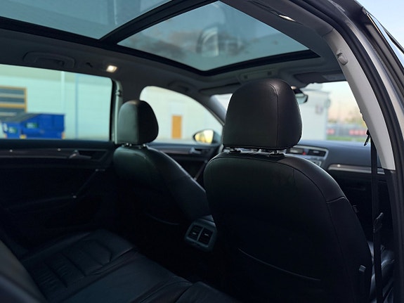 Volkswagen Golf Alltrack 15 of 25