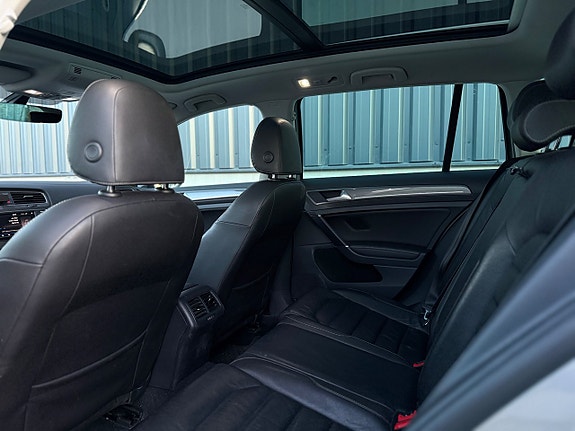 Volkswagen Golf Alltrack 14 of 25