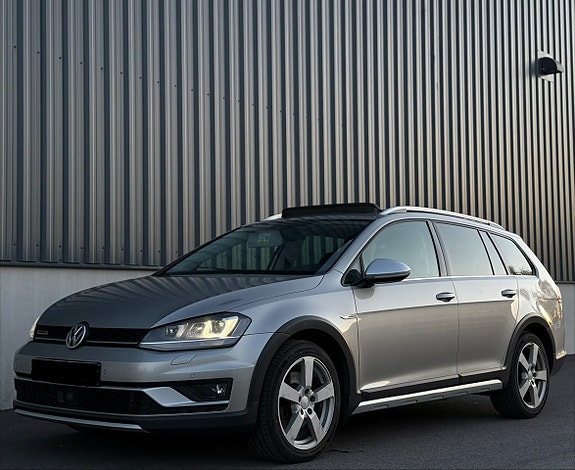 Volkswagen Golf Alltrack 3 of 5