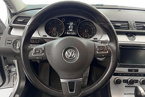 Volkswagen Passat Alltrack 16 of 18