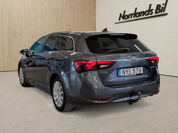 Toyota Avensis 3 of 5