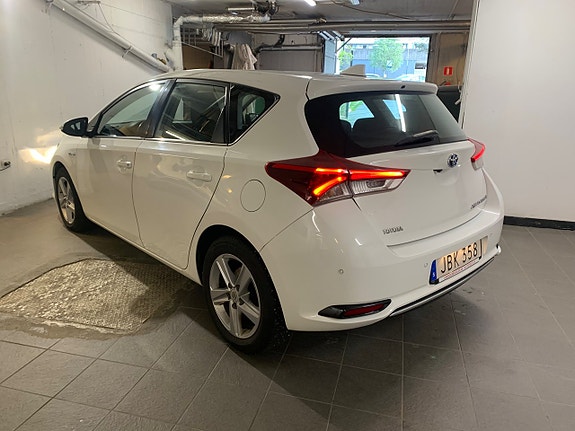 Toyota Auris 4 of 5