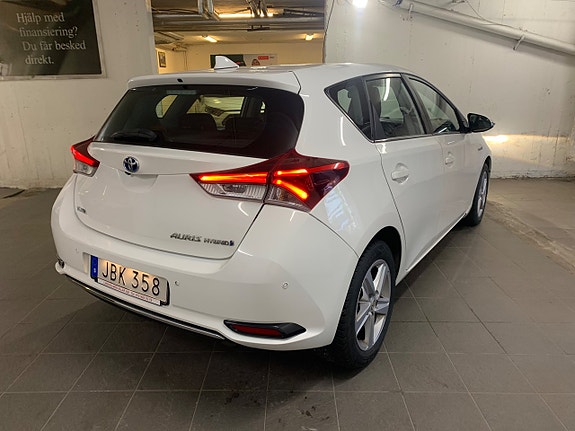 Toyota Auris 5 of 5