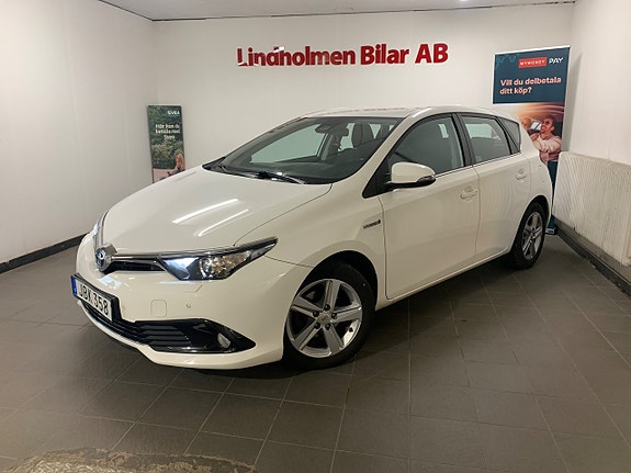 Toyota Auris 3 of 5