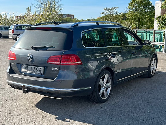 Volkswagen Passat 2 of 5