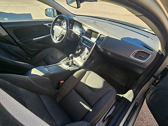 Volvo V60 9 of 20